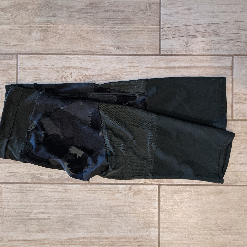 Olive Lululemon Capri leggings